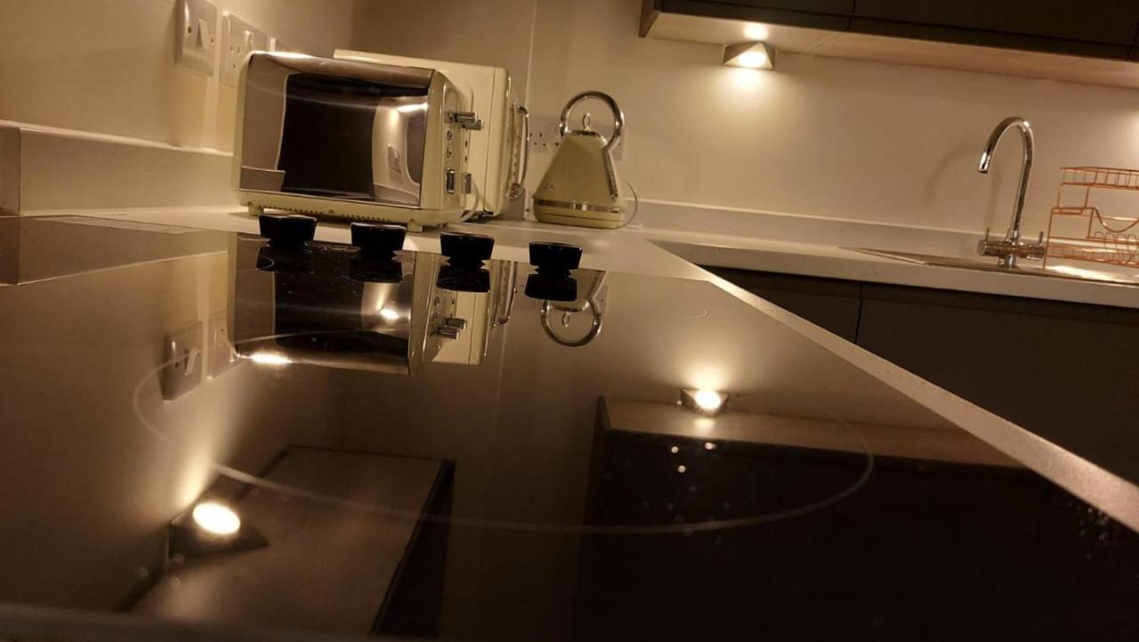 Charming 1-Bed Villa In Liverpool Zewnętrze zdjęcie